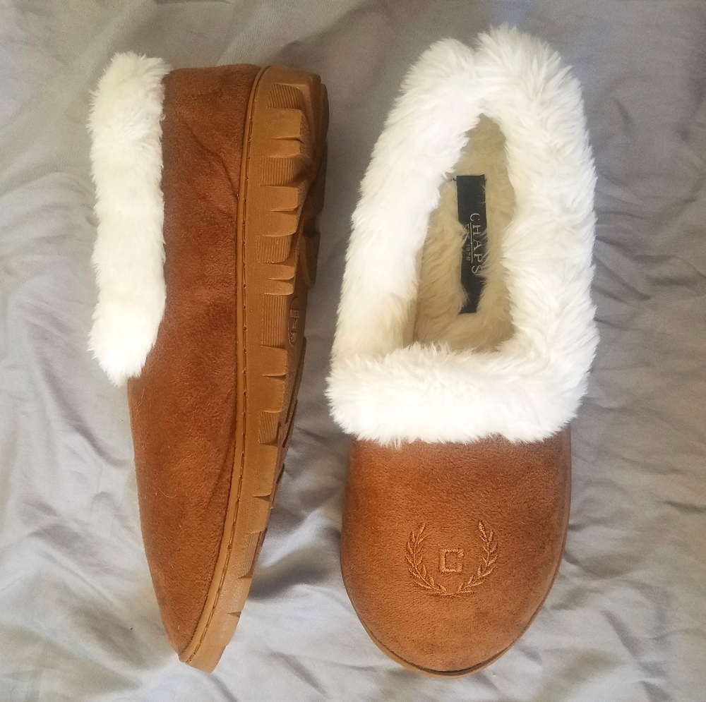 Champs Brown fuzzy slippers